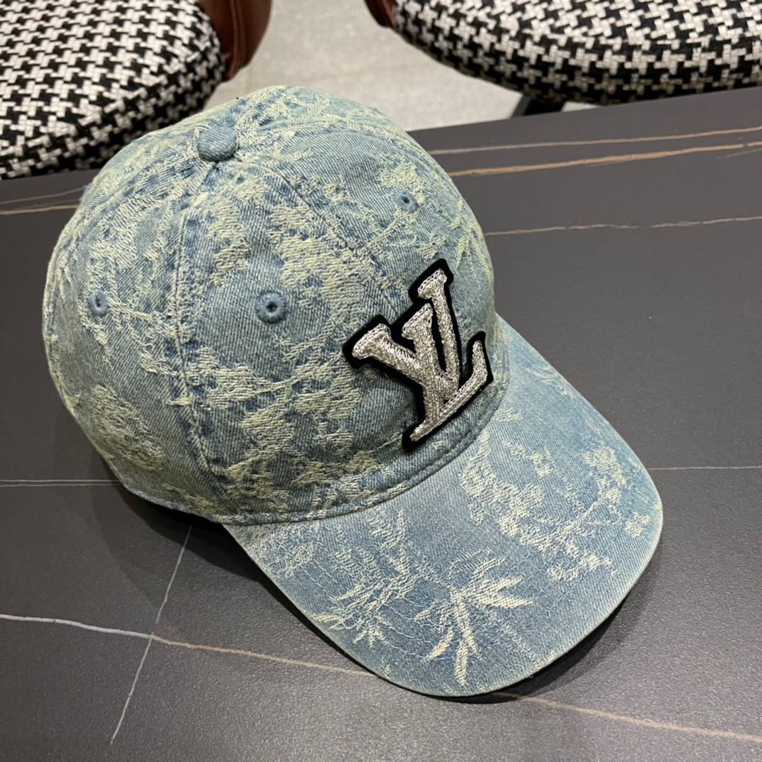 🧢LV路易威登经典棒球帽，非常经典的经典，流行的复古美，四季可用，出门必备，非常显脸小