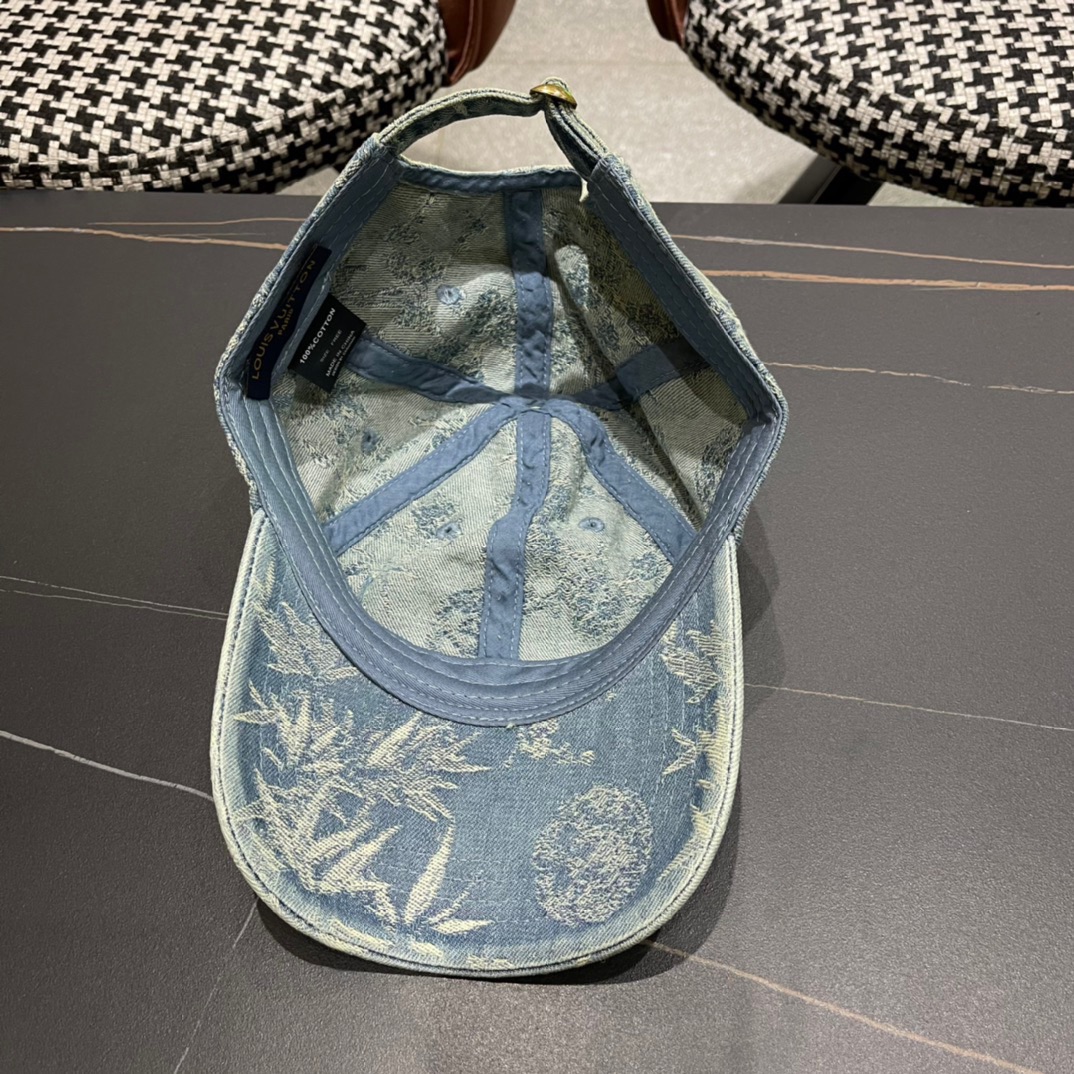 🧢LV路易威登经典棒球帽，非常经典的经典，流行的复古美，四季可用，出门必备，非常显脸小
