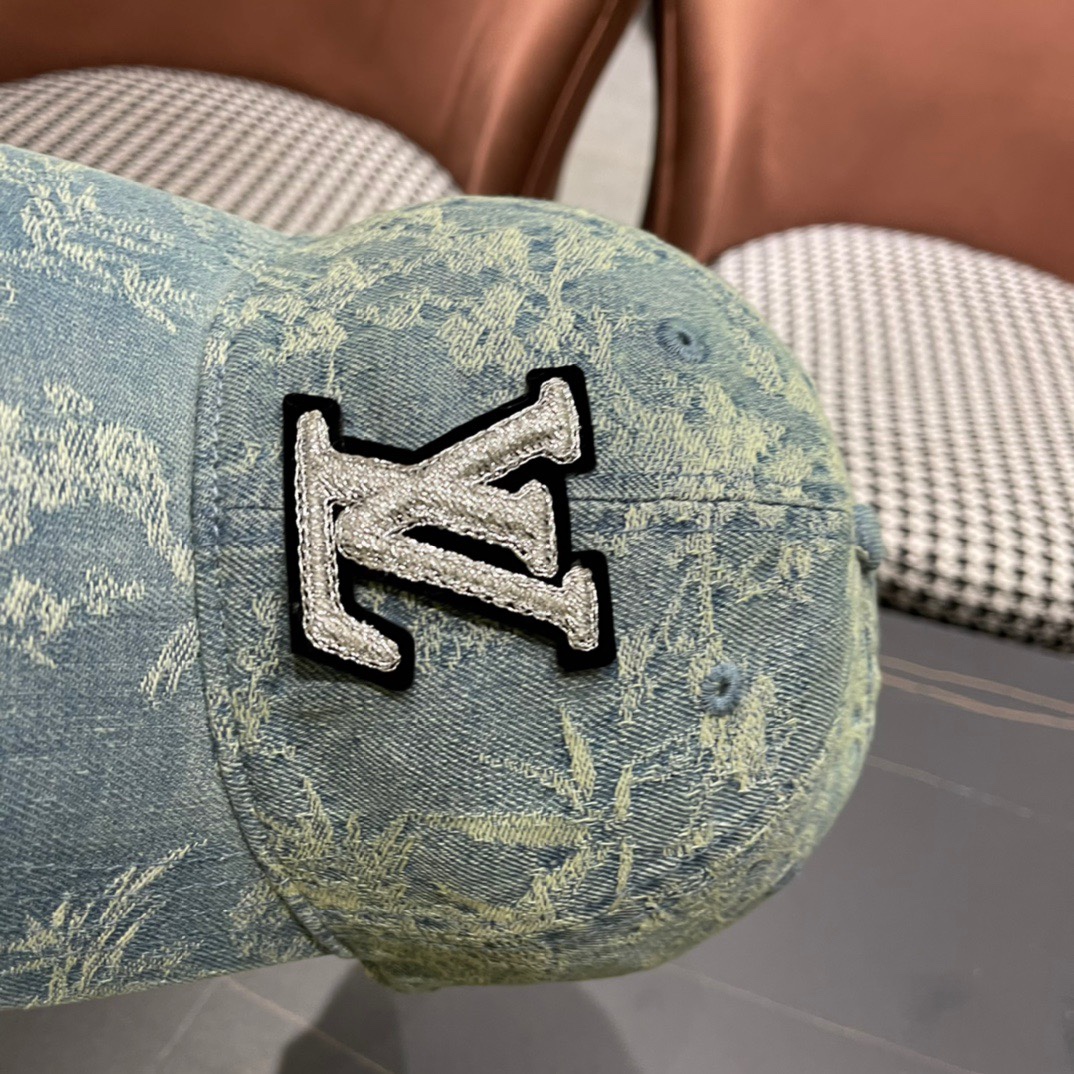 🧢LV路易威登经典棒球帽，非常经典的经典，流行的复古美，四季可用，出门必备，非常显脸小