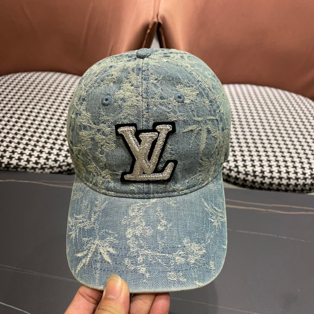 🧢LV路易威登经典棒球帽，非常经典的经典，流行的复古美，四季可用，出门必备，非常显脸小