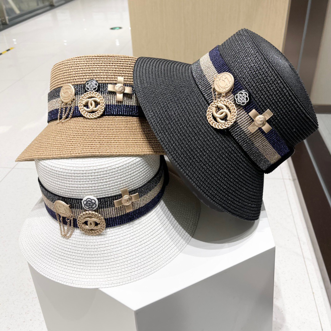 Sombrero de paja CHANEL, diseño combinado de insignias pequeñas, sincronizado oficialmente, calidad original, personali…