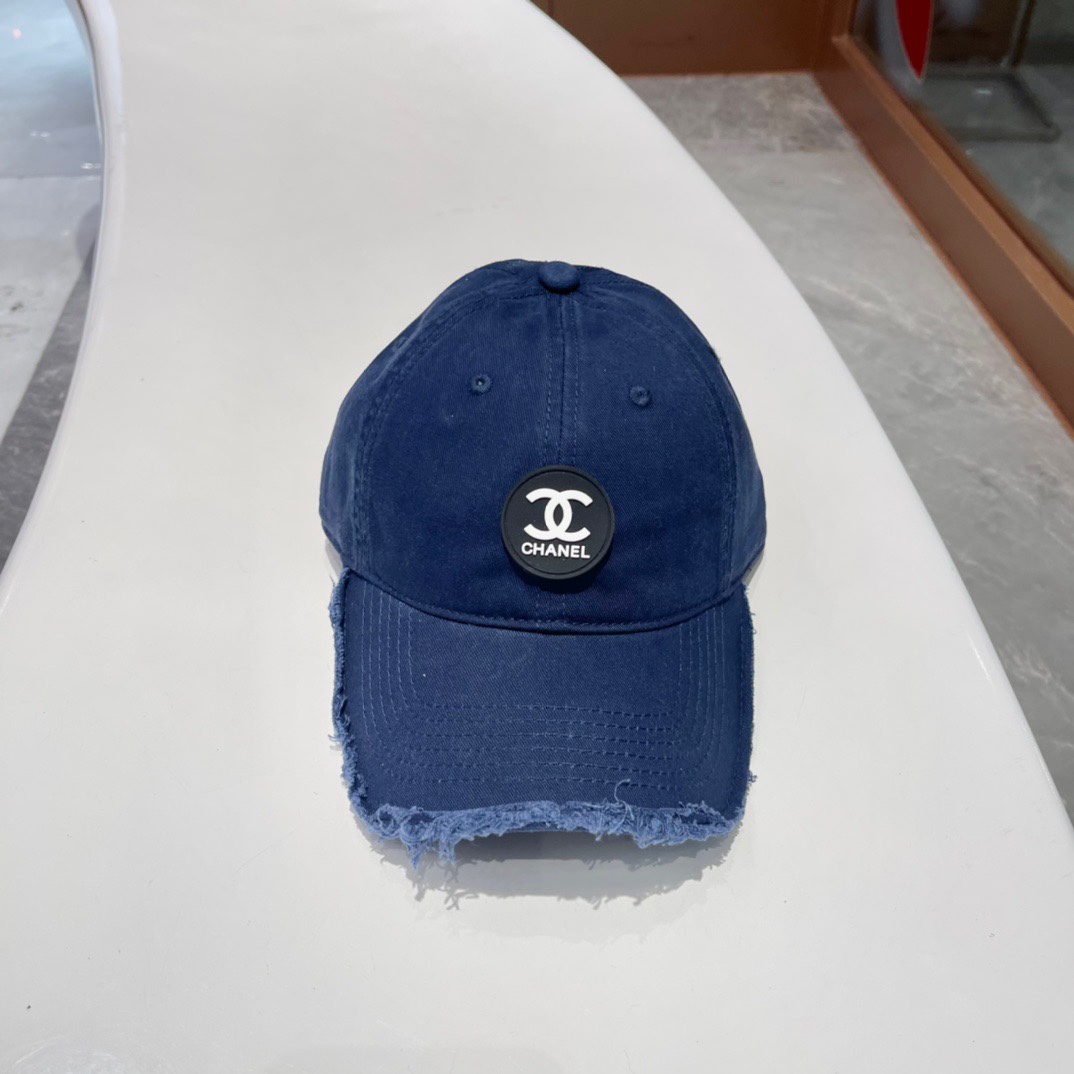 CHANEL 2023 nueva gorra de béisbol con agujeros, logo pequeño clásico y simple, diseño casual y moderno, nuevo producto…