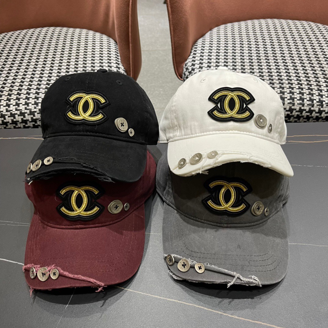 CHANEL 2024 gorra de béisbol nueva con botones y agujeros, estilo pequeño clásico y simple, diseño casual y moderno, nu…
