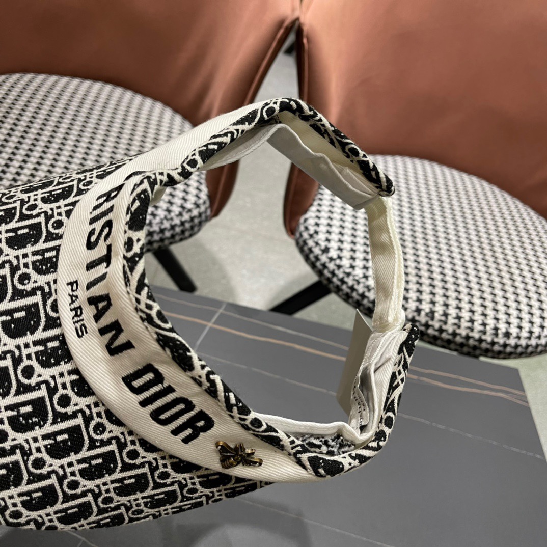 迪奥Dior 2024春夏原单新款专柜爆款刺锈字母空顶帽越简单越高级，时尚雅致懂货可以闭眼入手