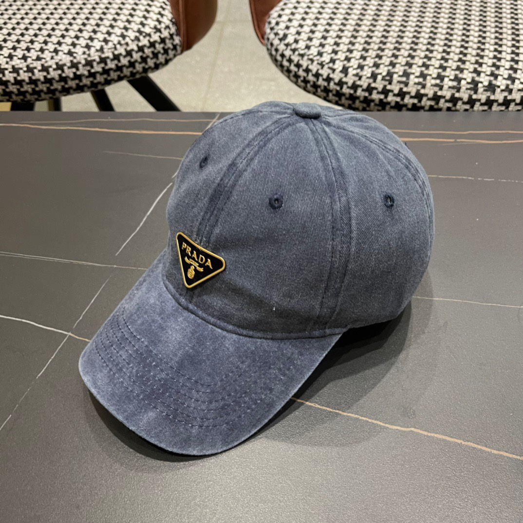  普拉达Prada 经典三角标棒球帽🧢颜色完美 帽型正点 简直谁戴都好看🧐质量超赞👍 时尚百搭