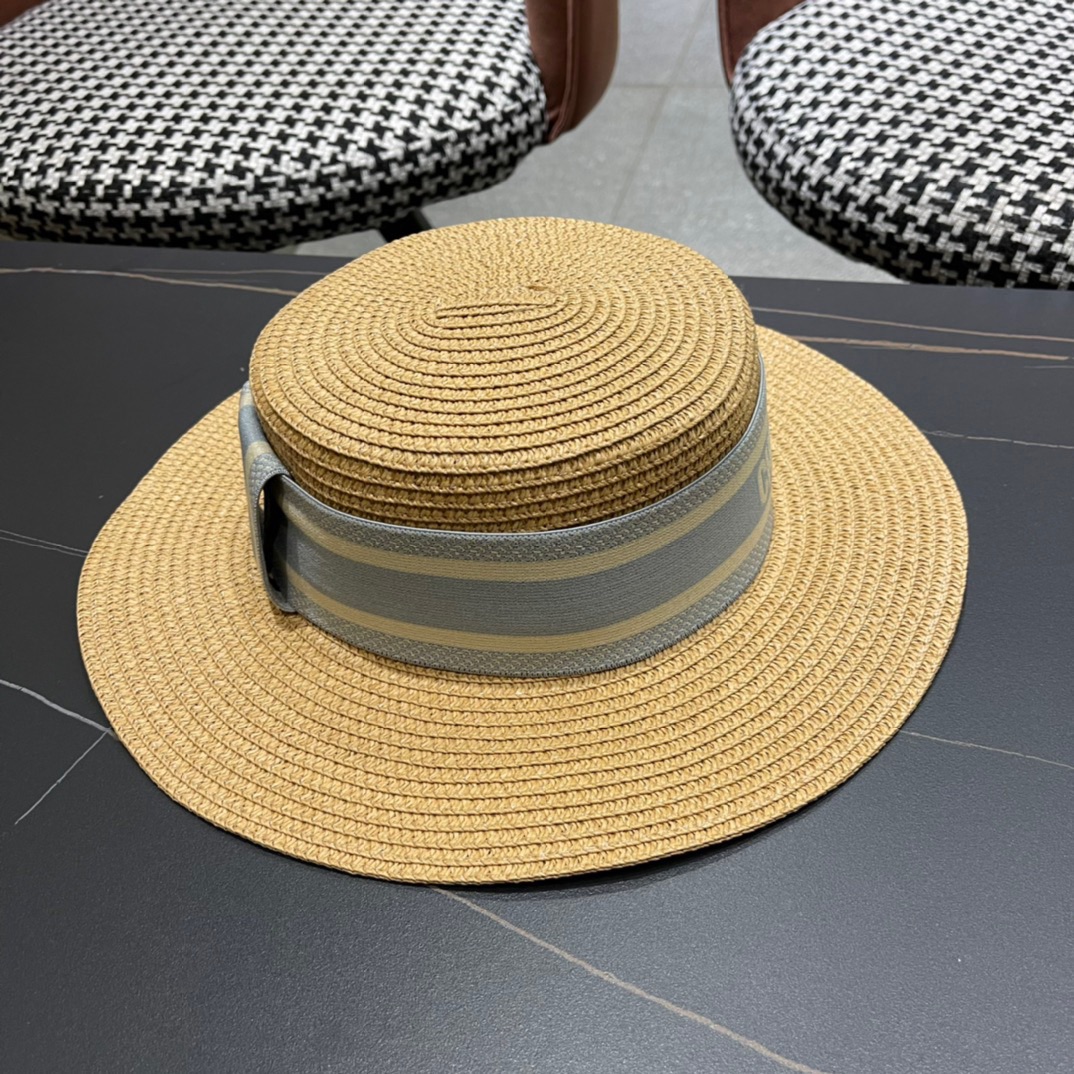 。DIOR平顶草帽👒迪奥平顶草帽👏新款草编平顶遮阳草帽盆帽🤩沙滩风，百搭单品～出街首选，新品上架