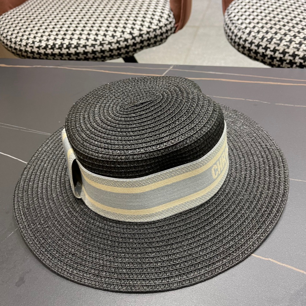 。DIOR平顶草帽👒迪奥平顶草帽👏新款草编平顶遮阳草帽盆帽🤩沙滩风，百搭单品～出街首选，新品上架