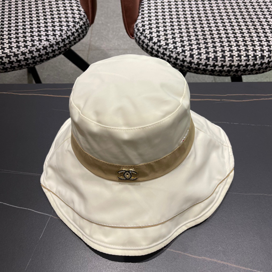  Chanel 香奈儿 2024新款渔夫帽爽朗阳光 最适合假期出游的一款 ^_^料子轻盈透气 