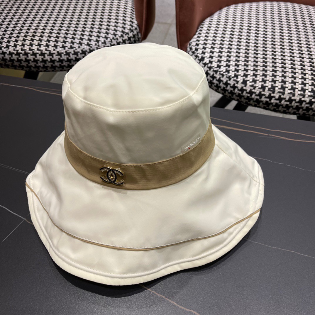  Chanel 香奈儿 2024新款渔夫帽爽朗阳光 最适合假期出游的一款 ^_^料子轻盈透气 