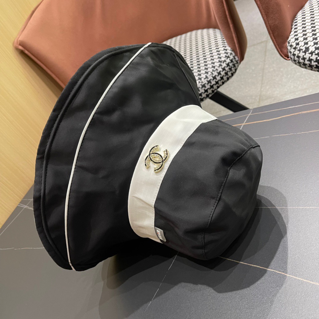  Chanel 香奈儿 2024新款渔夫帽爽朗阳光 最适合假期出游的一款 ^_^料子轻盈透气 