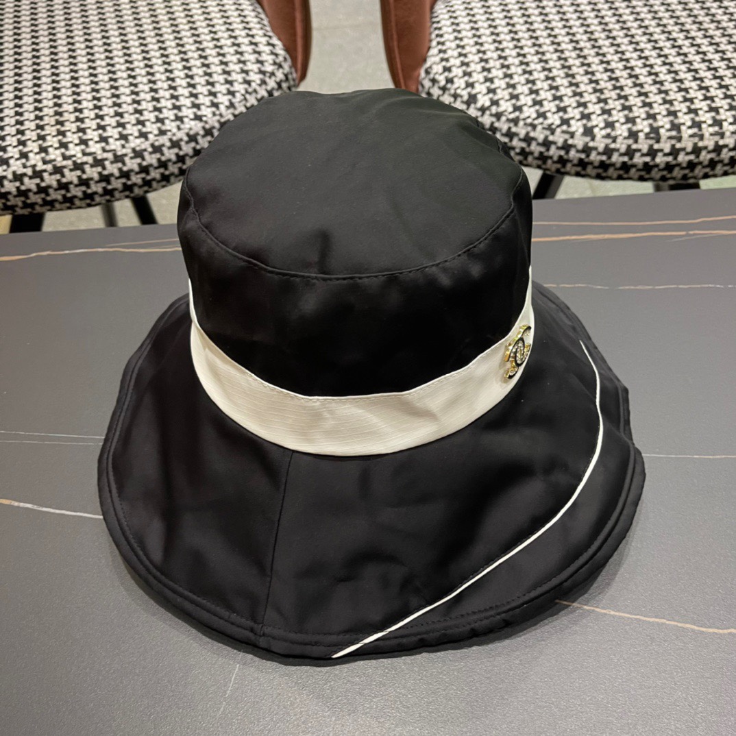  Chanel 香奈儿 2024新款渔夫帽爽朗阳光 最适合假期出游的一款 ^_^料子轻盈透气 