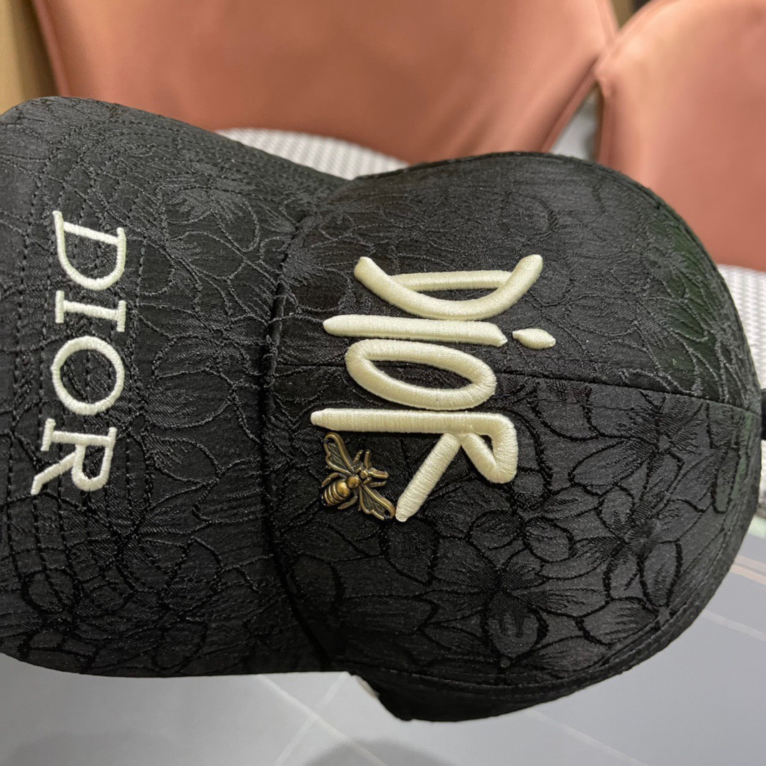  Dior迪奥新‮棒款‬球帽，原‮品单‬质，跑‮多量‬色