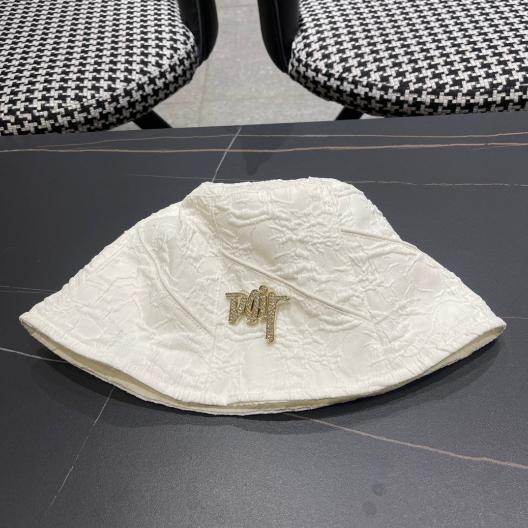  Dior 迪奥 新款小众水桶渔夫帽， 精致純也格调很有感觉，很酷很时尚，质量超赞