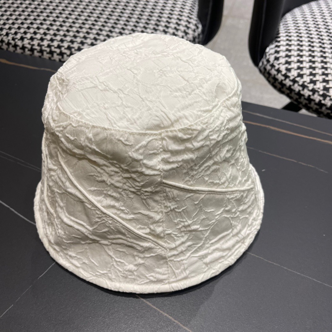  Dior 迪奥 新款小众水桶渔夫帽， 精致純也格调很有感觉，很酷很时尚，质量超赞