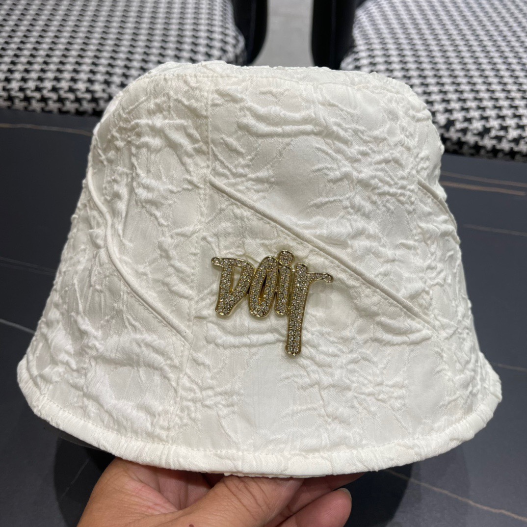  Dior 迪奥 新款小众水桶渔夫帽， 精致純也格调很有感觉，很酷很时尚，质量超赞