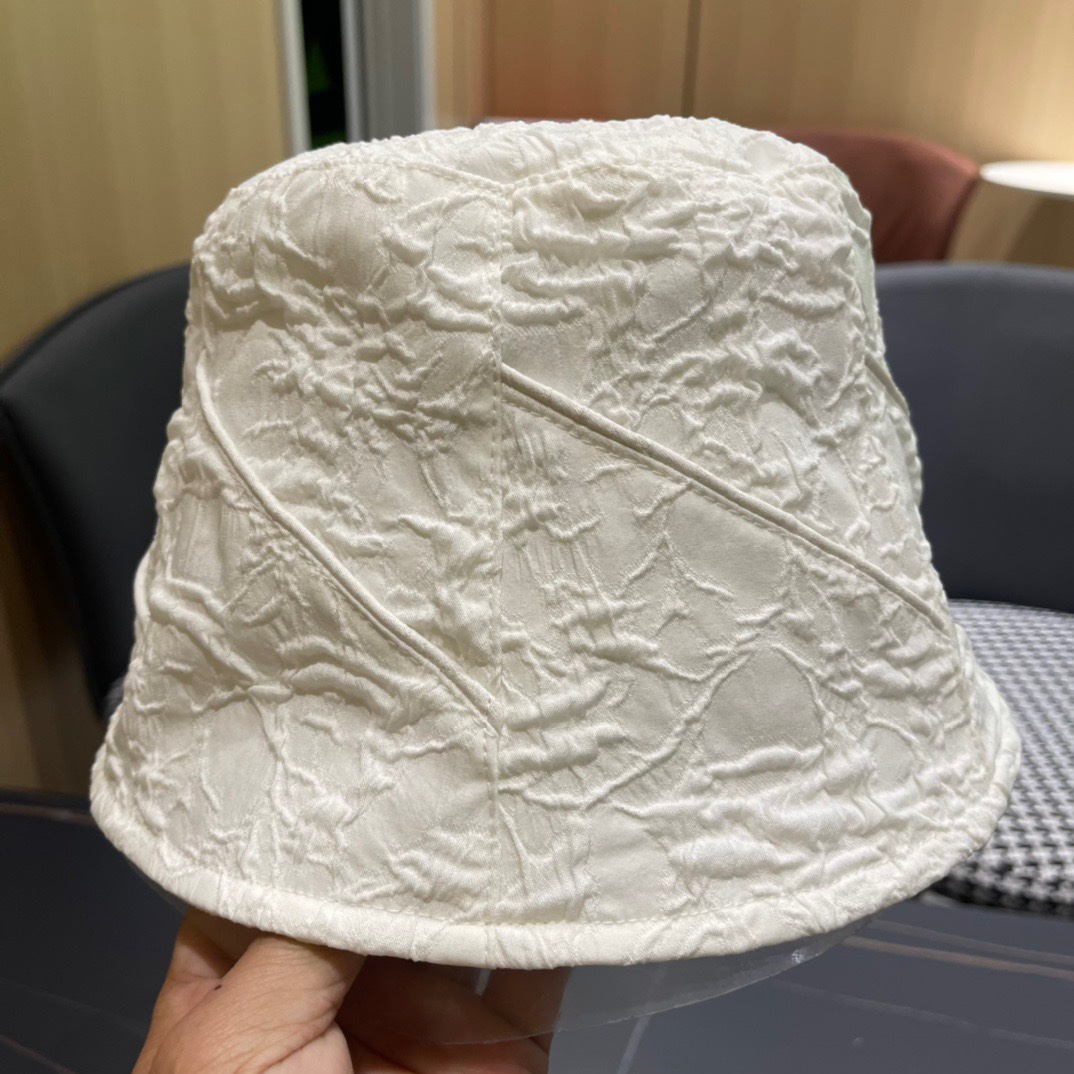  Dior 迪奥 新款小众水桶渔夫帽， 精致純也格调很有感觉，很酷很时尚，质量超赞