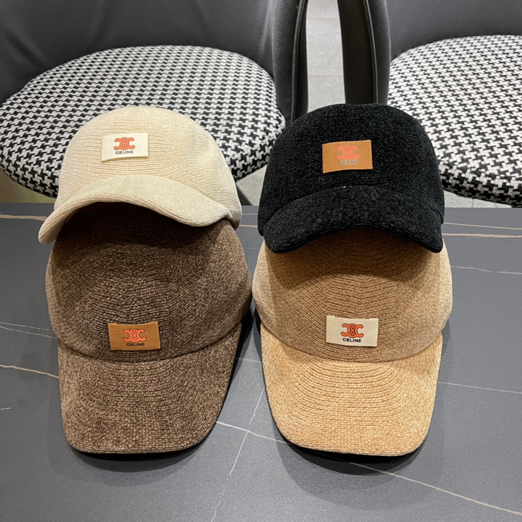 CELINE Gorra de béisbol de pelo de otoño temprano de la nueva temporada 🧢, la forma de la gorra está hecha completamen…