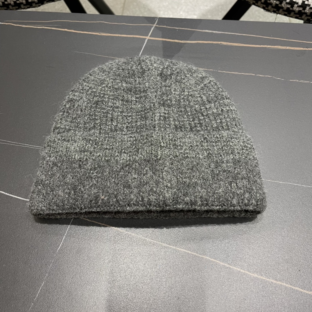 Dior迪奥韩版简约羊毛软糯针织帽百搭休闲护耳保暖毛线帽冷帽冬