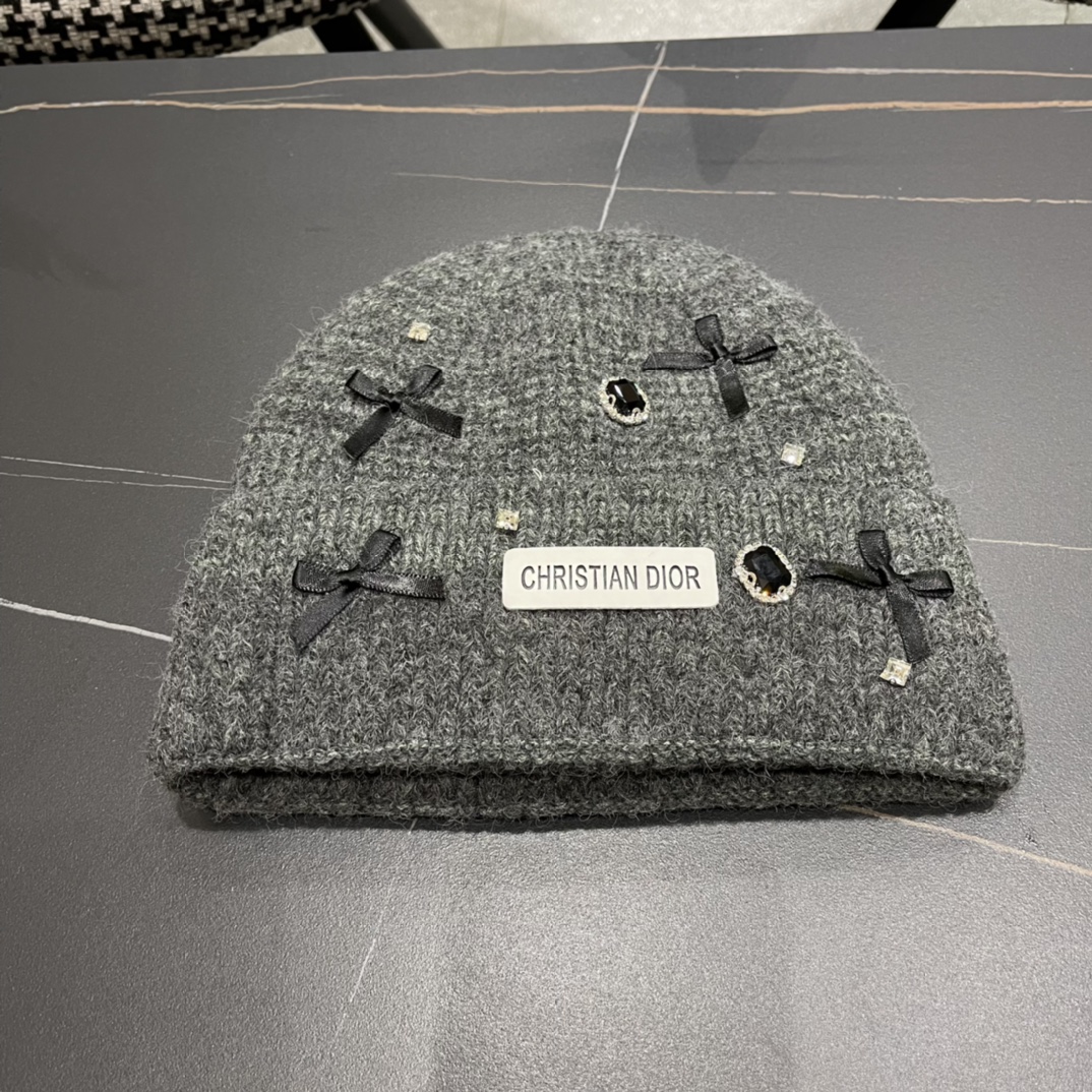 NO:366086,Dior Korean version simple wool soft glutinous knitted hat versatile casual ear protection warm wool hat cold hat winter hat fisherman hat baseball hat knitted hat, hat, dior, dior, espadrilles, hatsDior迪奥韩版简约羊毛软糯针织帽百搭休闲护耳保暖毛线帽冷帽冬帽子渔夫帽棒球帽针织帽,帽子,dior,dior,espadrilles,hats,hat