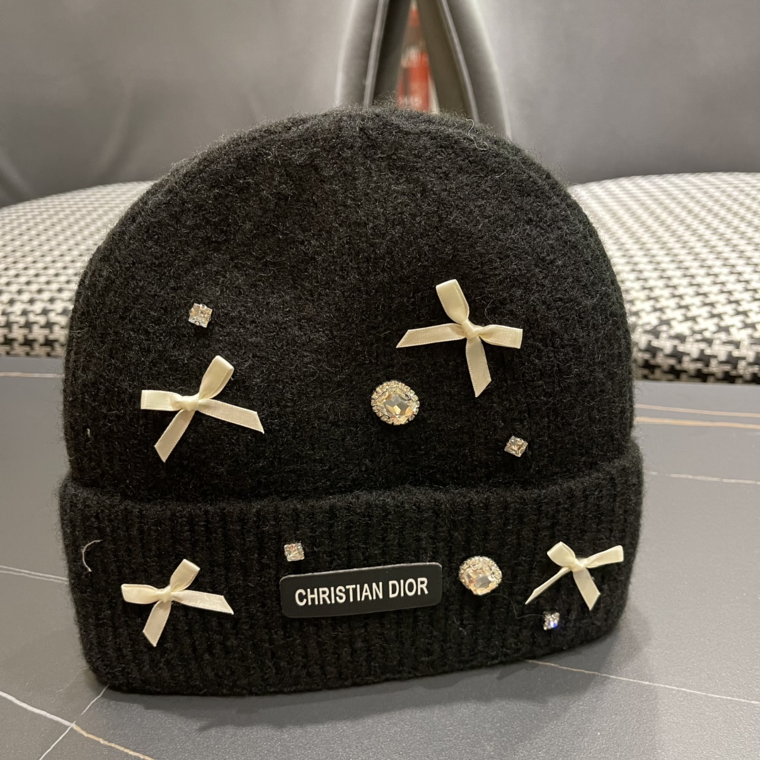 Dior迪奥韩版简约羊毛软糯针织帽百搭休闲护耳保暖毛线帽冷帽冬