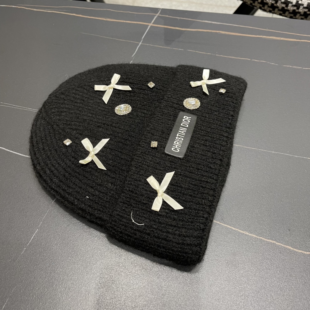 Dior迪奥韩版简约羊毛软糯针织帽百搭休闲护耳保暖毛线帽冷帽冬