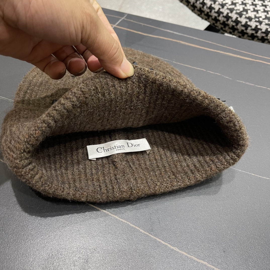 Dior迪奥韩版简约羊毛软糯针织帽百搭休闲护耳保暖毛线帽冷帽冬