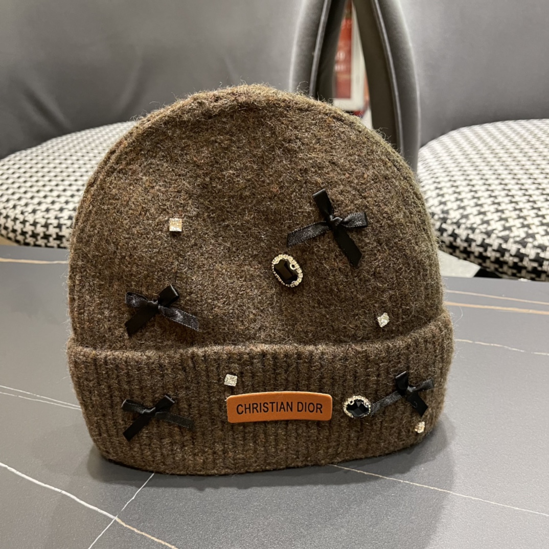 Dior迪奥韩版简约羊毛软糯针织帽百搭休闲护耳保暖毛线帽冷帽冬