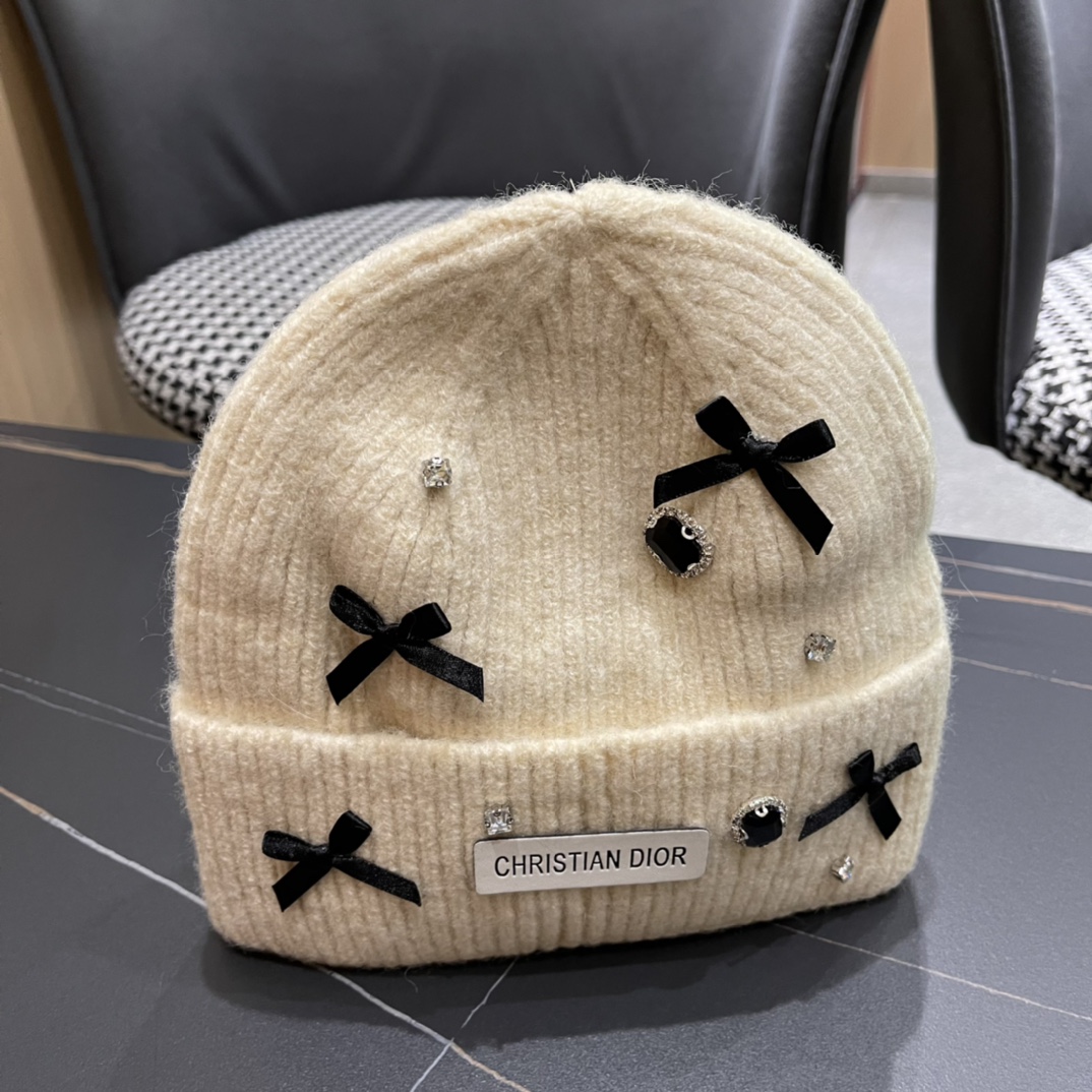 Dior迪奥韩版简约羊毛软糯针织帽百搭休闲护耳保暖毛线帽冷帽冬