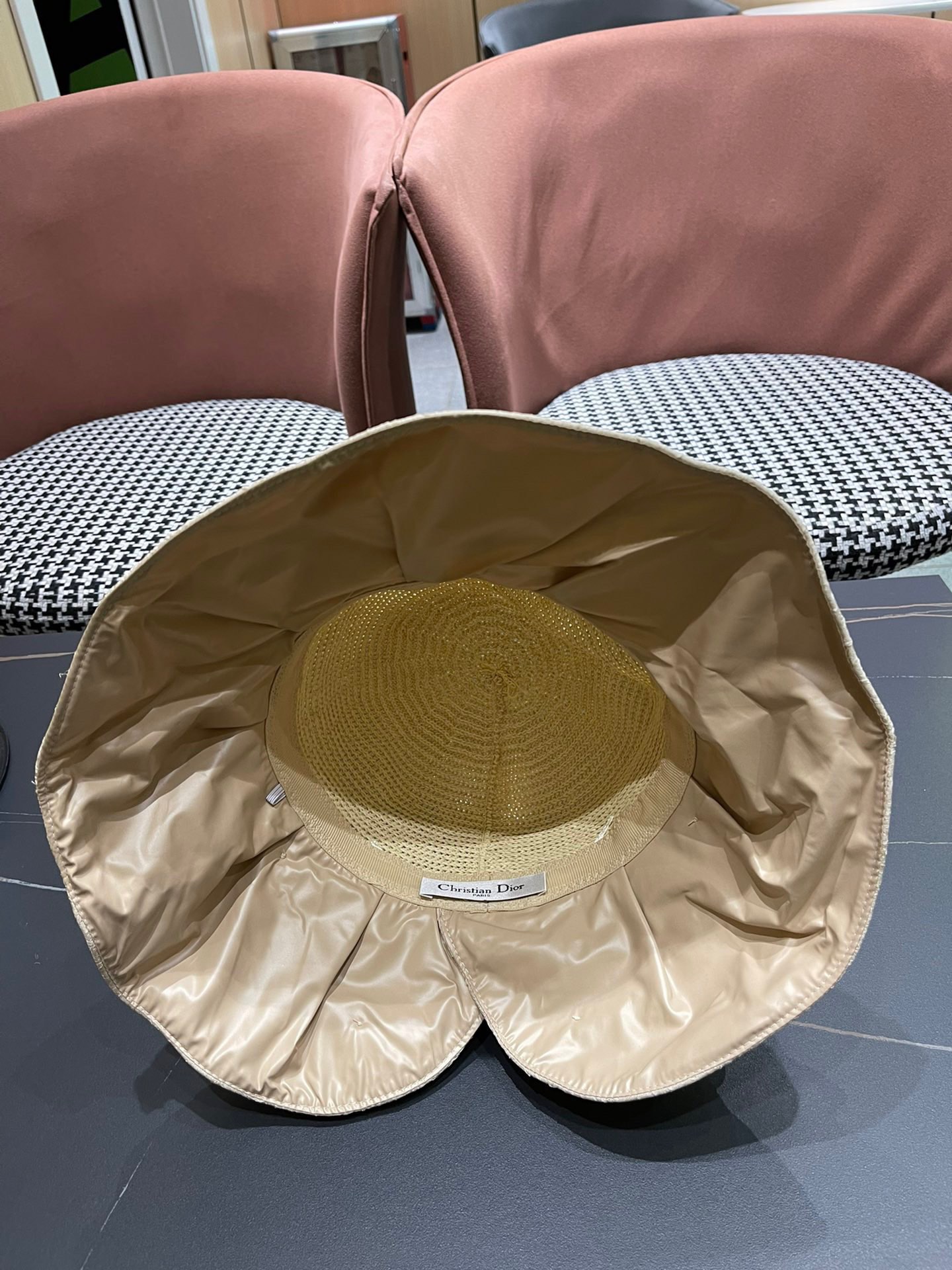  【DIOR迪奥】2024新款爆款简约渔夫帽，超好搭配，赶紧入手！