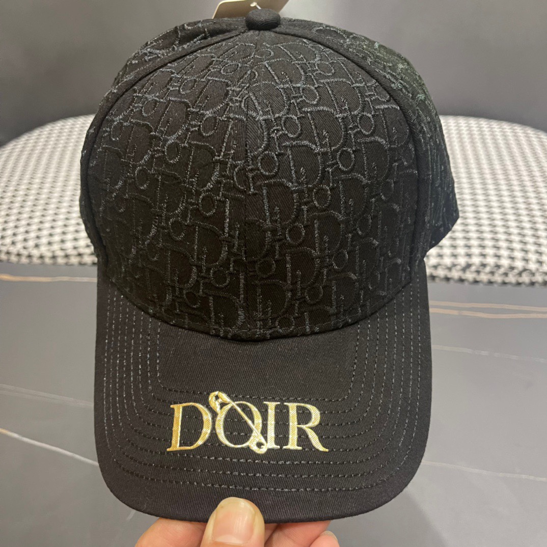 NO:226234,Dior original single baseball cap is simple, atmospheric, fashionable, generous, low-key, luxurious sun protection, both fashionable and versatile, and you are worthy of it!  Adjustable size!  Hat straw hat fisherman hat baseball hat, hat, dior, dior, espadrilles, hats19860909Dior迪奥原单棒球帽简约大气时尚大方低调奢华防晒,时尚两不误,百搭款亲,赶紧入手吧你值得拥有！可调节大小！帽子草帽渔夫帽棒球帽,帽子,dior,dior,espadrilles,hats,hat