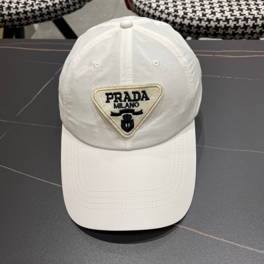 Prada普拉达 早春新款超薄透气款棒球帽，经典款男女通用