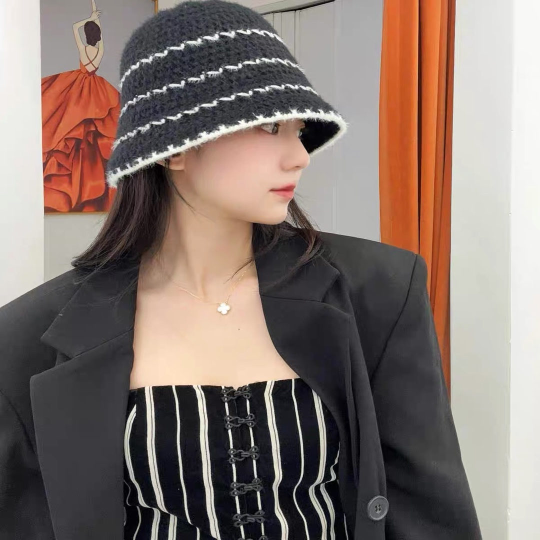 Gorro de pescador de punto de lana Balenciaga, versátil para salir, mismo estilo que el de las influencers
