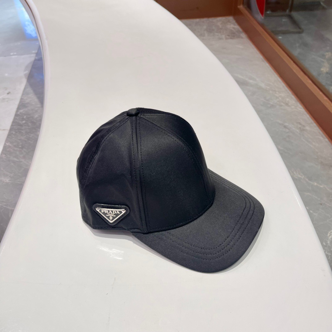  【普拉达】春夏新款大牌棒球帽，新款出货，大牌款超好搭配，赶紧入手！