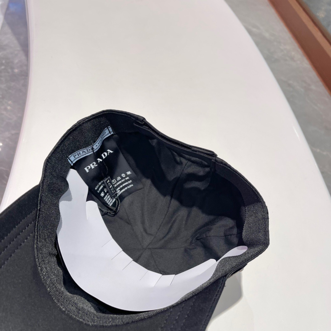  【普拉达】春夏新款大牌棒球帽，新款出货，大牌款超好搭配，赶紧入手！