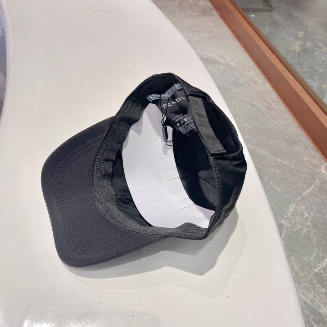  【普拉达】春夏新款大牌棒球帽，新款出货，大牌款超好搭配，赶紧入手！