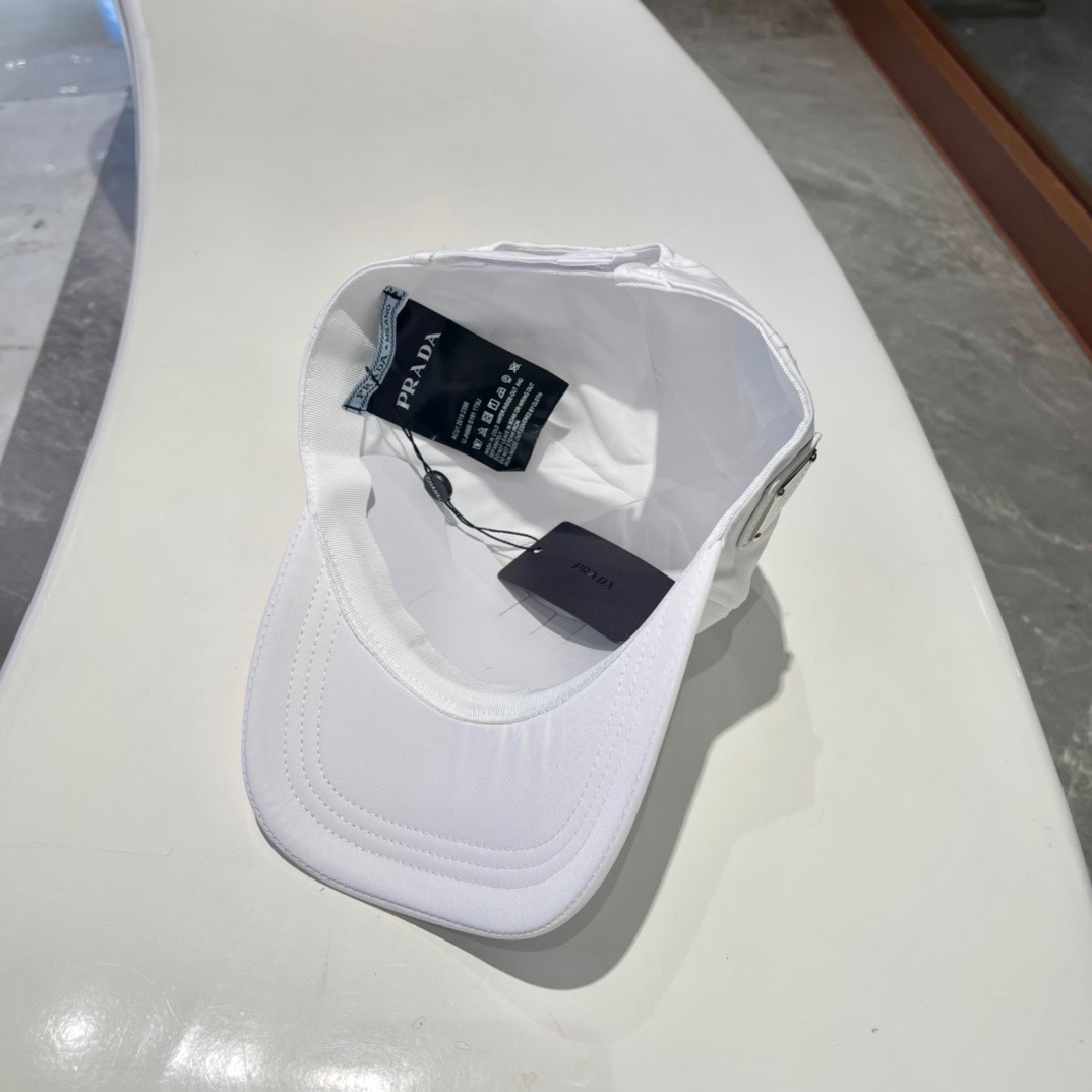  【普拉达】春夏新款大牌棒球帽，新款出货，大牌款超好搭配，赶紧入手！