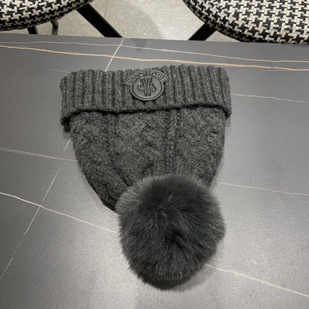 【MONCLER蒙口】2024秋冬针织毛线保暖护耳帽，毛绒材质，非常百搭