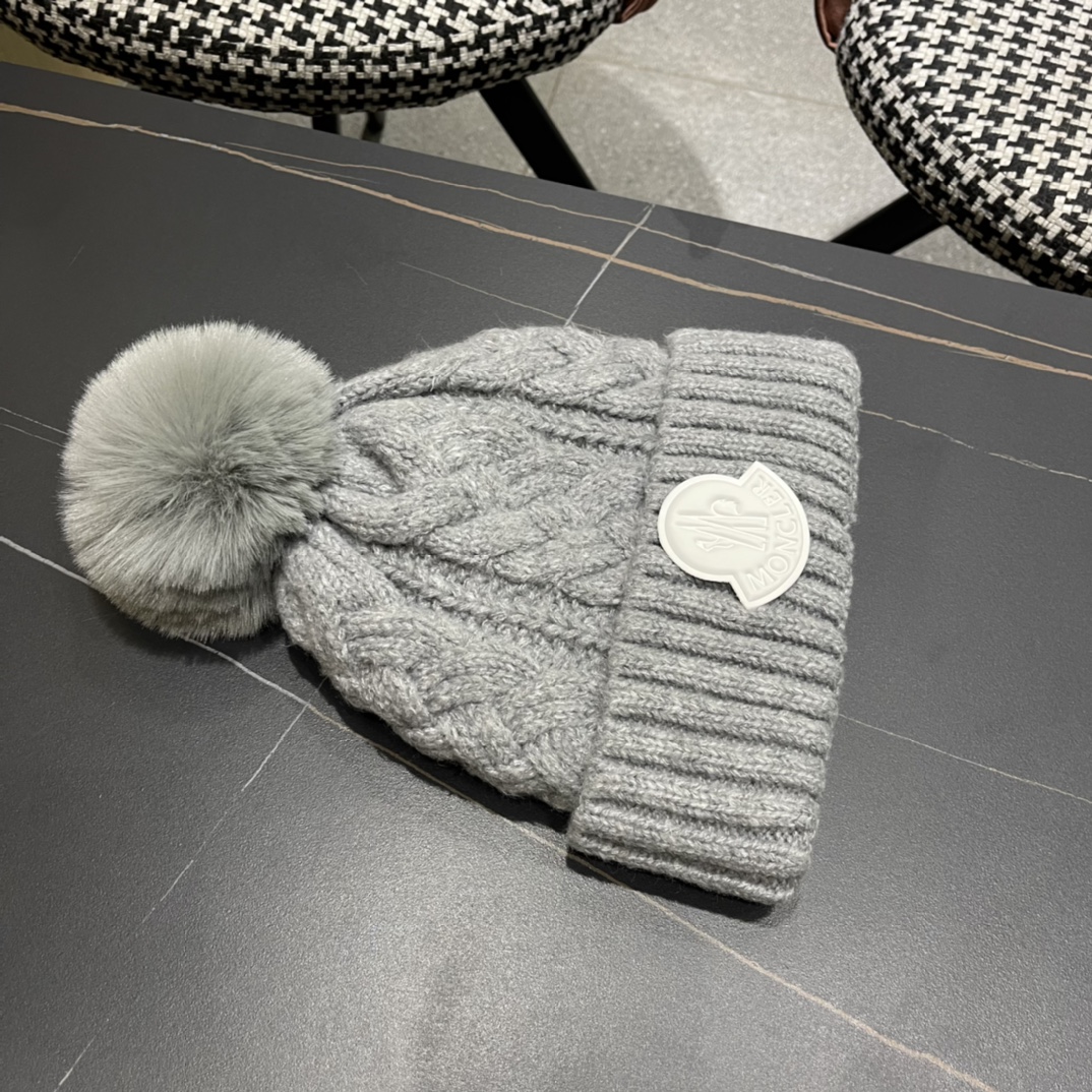 【MONCLER蒙口】2024秋冬针织毛线保暖护耳帽，毛绒材质，非常百搭