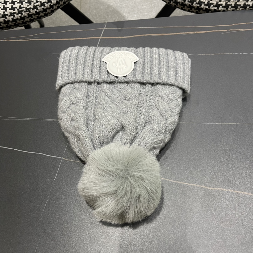 【MONCLER蒙口】2024秋冬针织毛线保暖护耳帽，毛绒材质，非常百搭