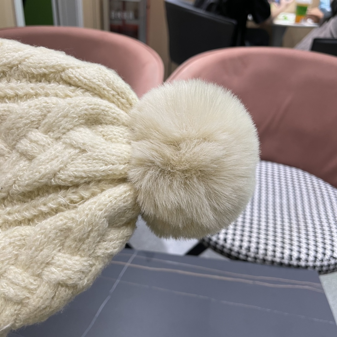 【MONCLER蒙口】2024秋冬针织毛线保暖护耳帽，毛绒材质，非常百搭