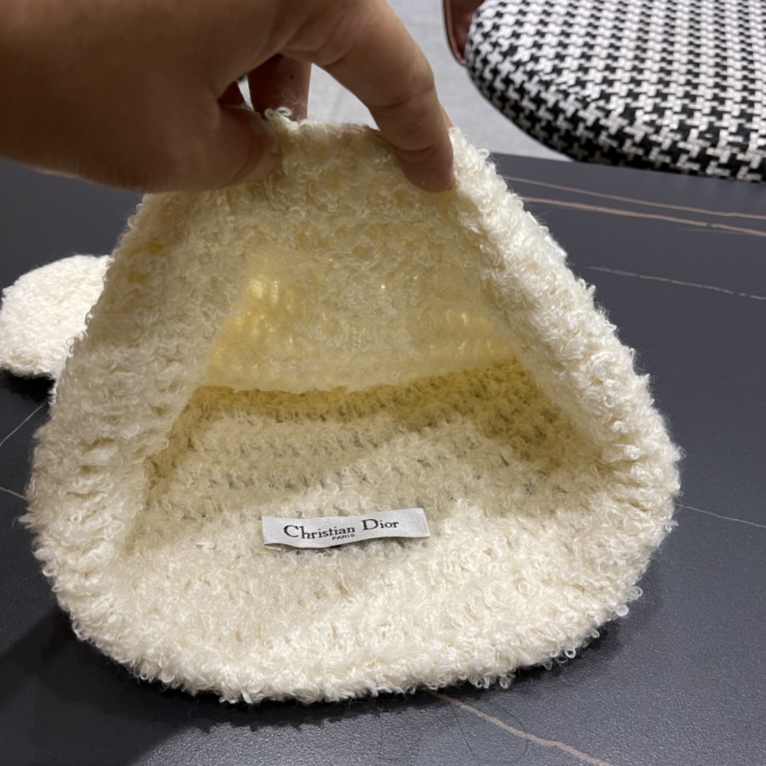 Dior迪奥韩版简约羊毛软糯针织帽百搭休闲护耳保暖毛线米奇林护耳帽冷帽冬