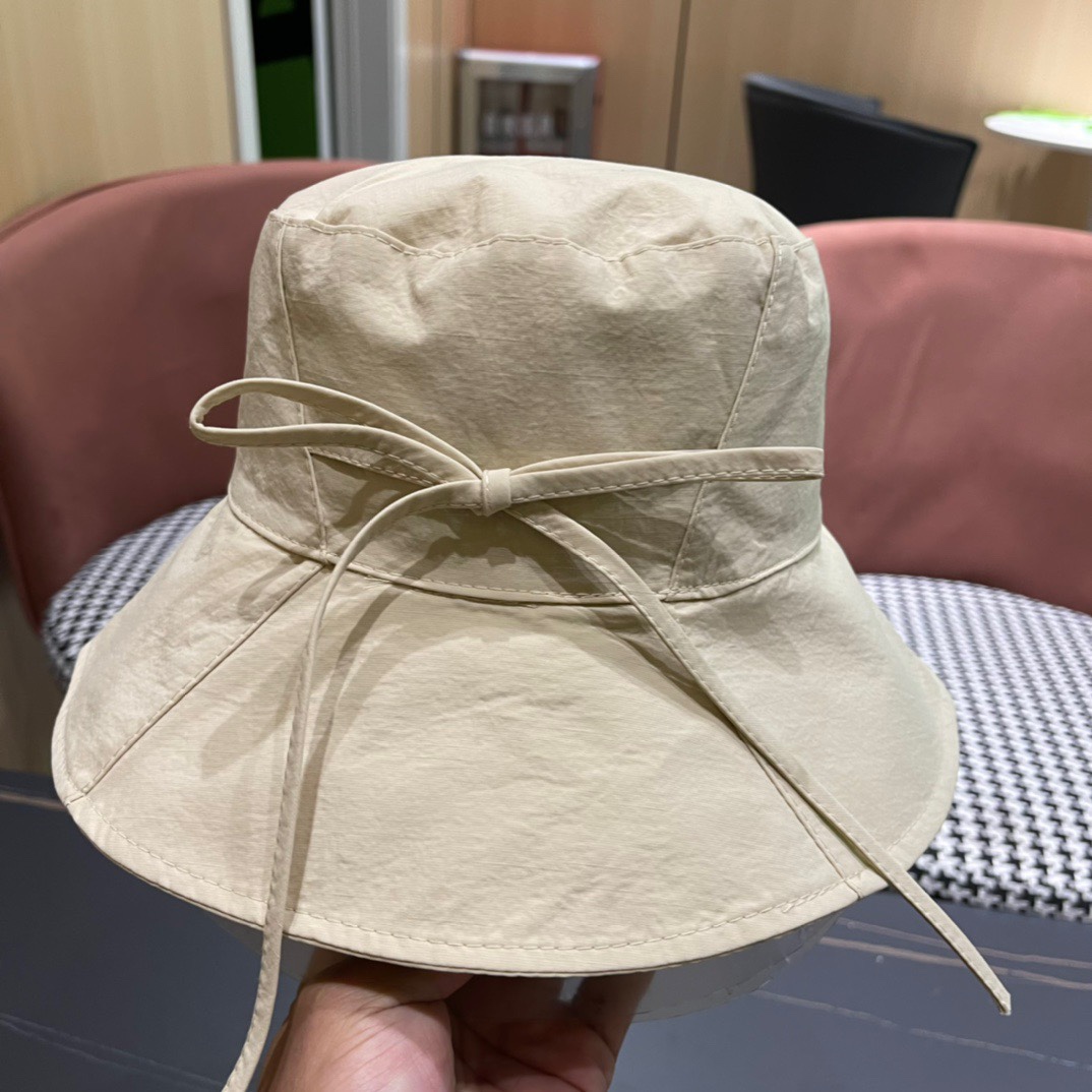 【PRADA普拉达】2024新款渔夫帽，超好搭配，正反面都可以带，出街度假首选