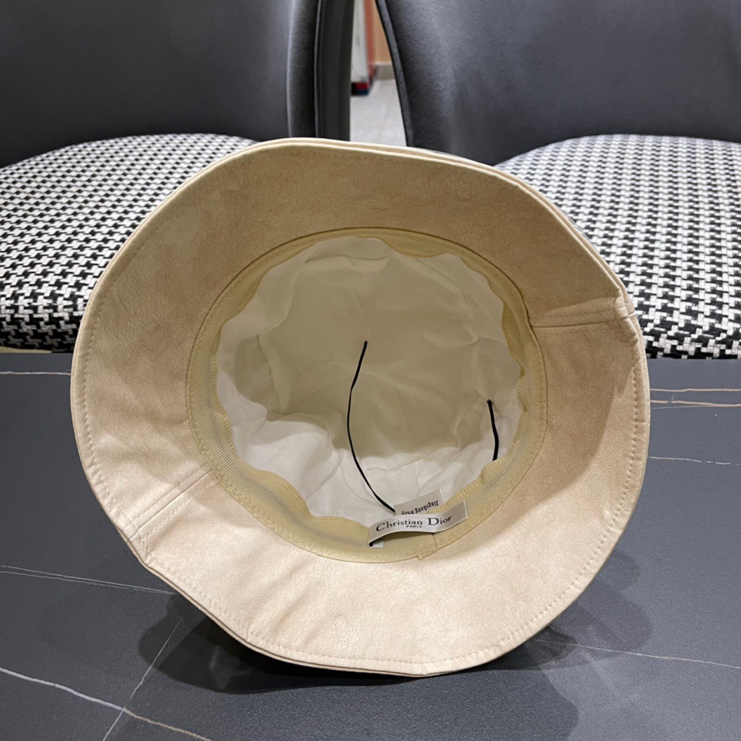  Dior 迪奥 早秋2024新款牛皮渔夫帽，精致純也格调很有感觉，很酷很时尚，质量超赞