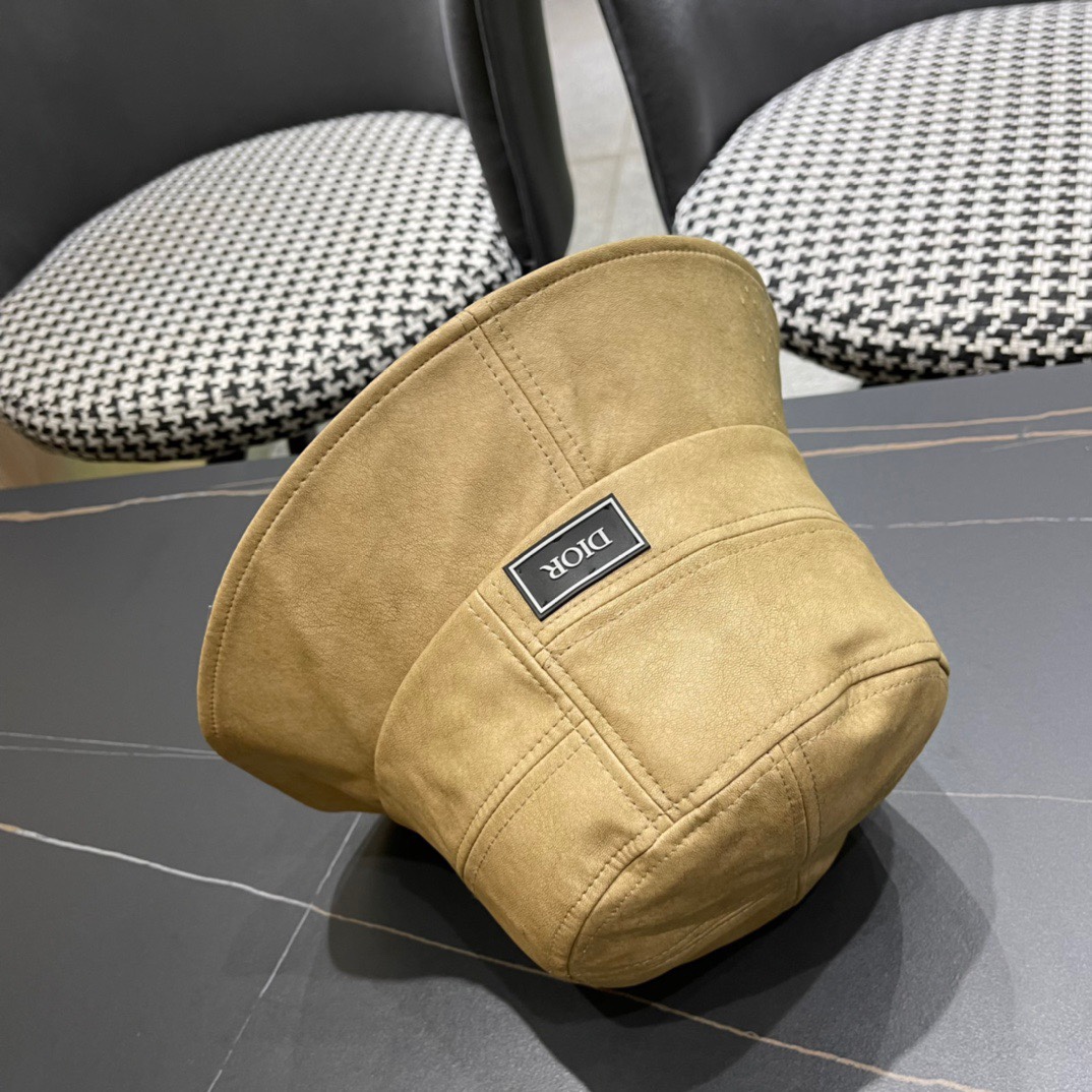  Dior 迪奥 早秋2024新款牛皮渔夫帽，精致純也格调很有感觉，很酷很时尚，质量超赞