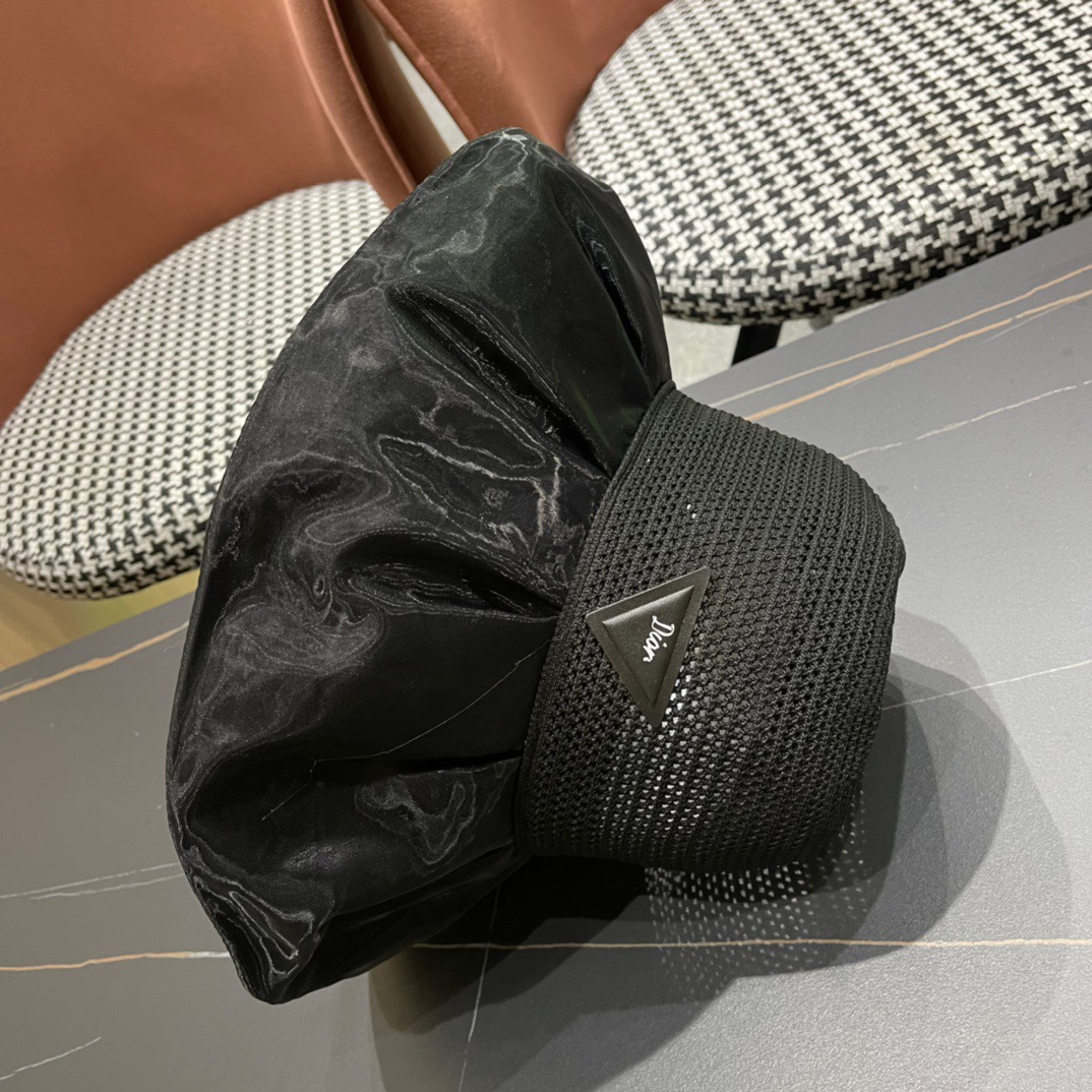  DIOR迪奥 大帽檐2024新款渔夫帽，新款出货，大牌款超好搭配，赶紧入手！出街必备