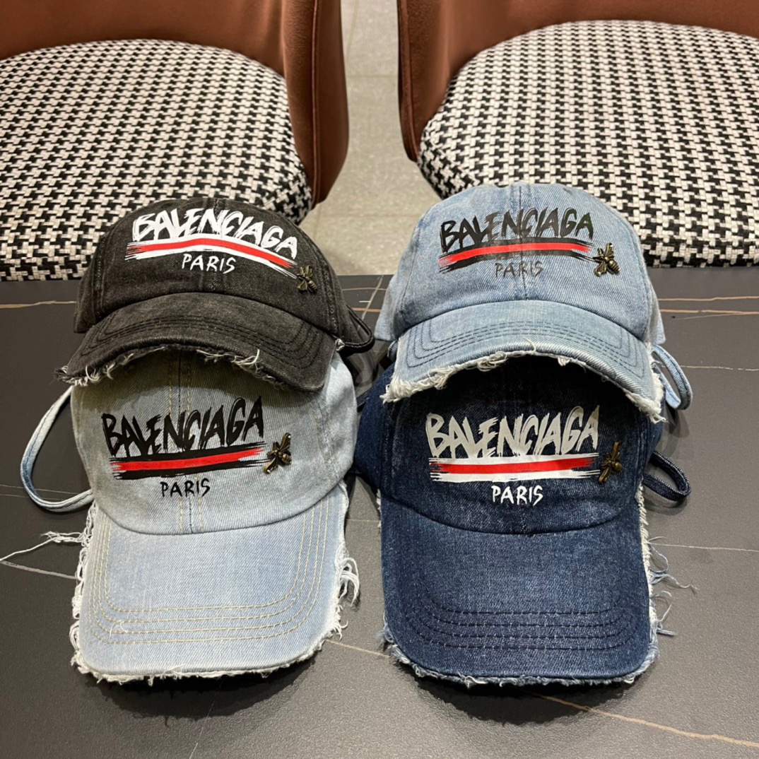 La nueva gorra de béisbol vaquera de Balenciaga es realmente un artículo imprescindible para el senderismo! ¡Muy útil!