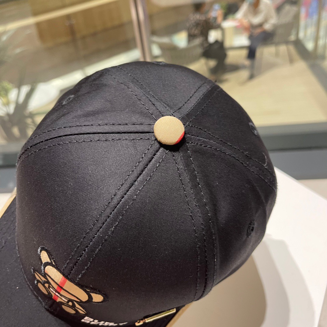  巴宝莉2022专柜新款刺绣棒球帽，大牌同步，超好搭配，出货！