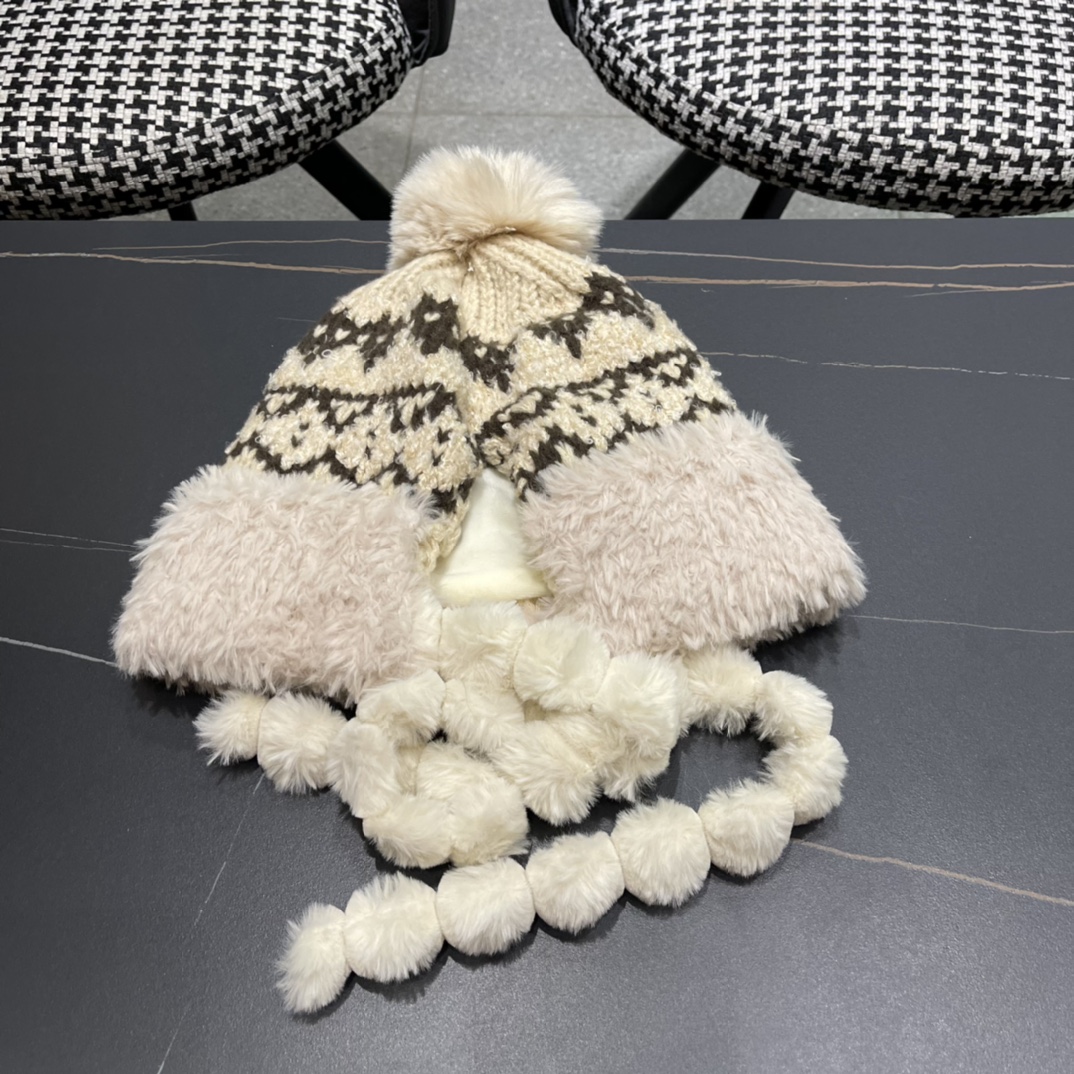 普拉达Prada🔱新款加绒加厚护耳雷锋帽，护耳帽，超火！细节做工都很精致，‼️经典款～超好搭配