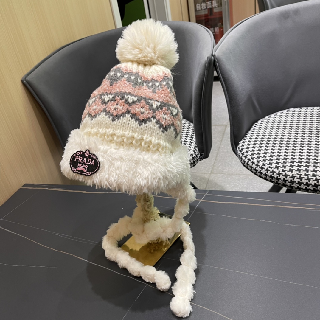 普拉达Prada🔱新款加绒加厚护耳雷锋帽，护耳帽，超火！细节做工都很精致，‼️经典款～超好搭配