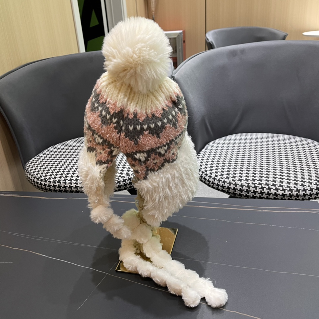 普拉达Prada🔱新款加绒加厚护耳雷锋帽，护耳帽，超火！细节做工都很精致，‼️经典款～超好搭配